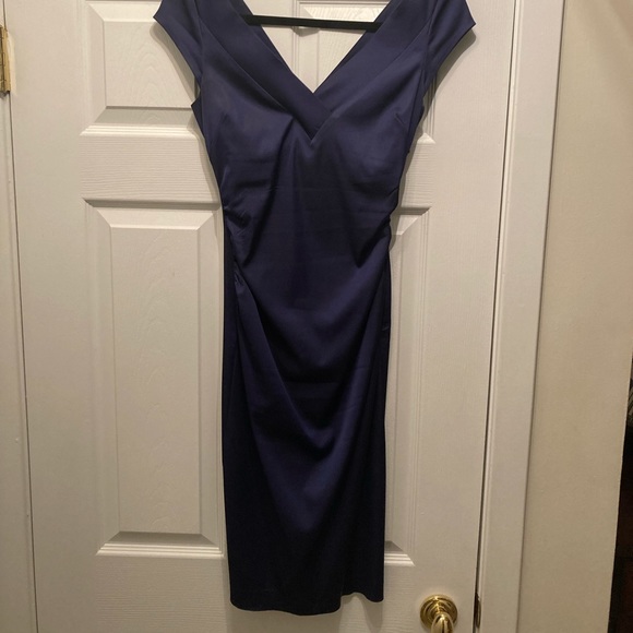 VEUC Maggy London Dress, Size 4 - Picture 5 of 8